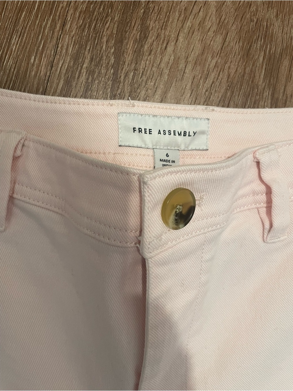 Free Assembly Wide Leg Women’s Jeans in Soft Pink - Picture 2 of 3